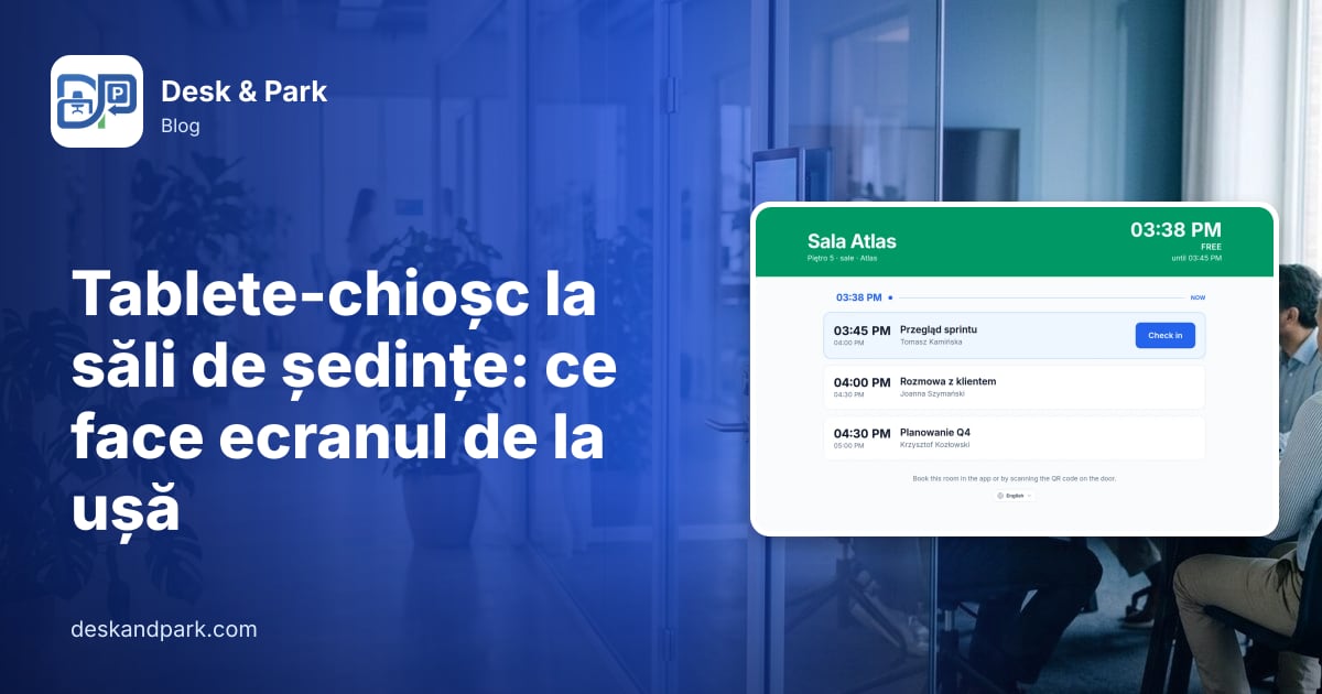 O tabletă de rezervare pe peretele de sticlă al unei săli de ședințe în care se ține o întâlnire, cu tableta sălii cu programul zilei