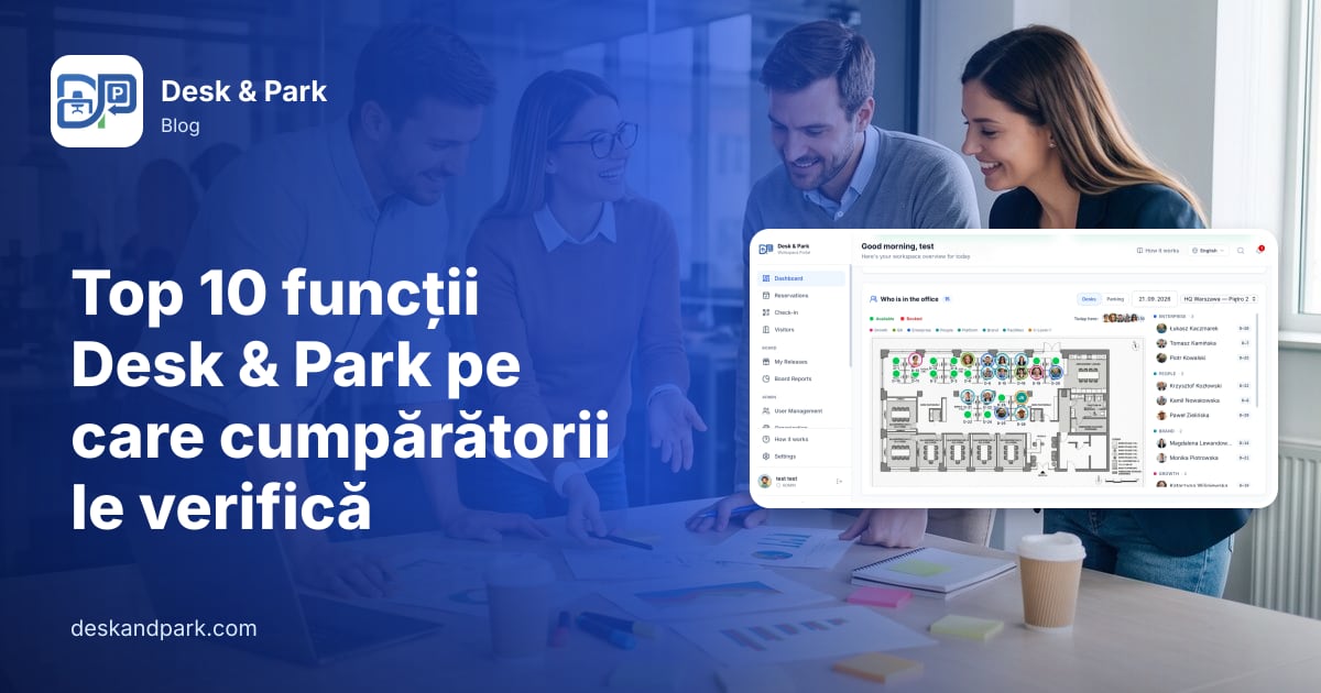 Patru colegi planifică împreună cu documente și un laptop la o masă din birou, cu harta etajului Cine este la birou